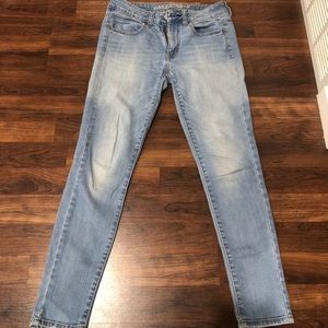 Light-wash American Eagle Skinny Jeggings
